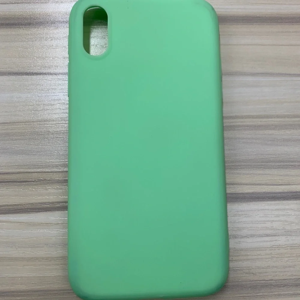 Green Silicone Phone Case For iPhone XR - 6”x 4”x 0.5”